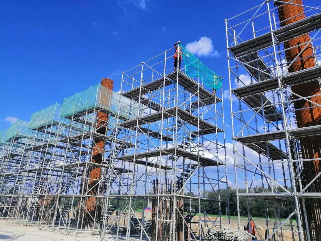 北京盤(pán)扣腳手架租賃時(shí)要注意哪些事項(xiàng)？(圖1)